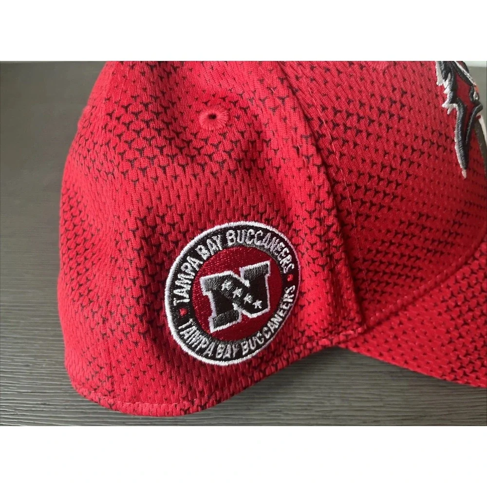 Tampa Bay Buccaneers Bucs‎ New Era NFL 2024 Sideline 39THIRTY Flex Hat Red M/L